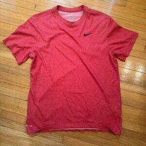 Nike dri fit tee men’s M